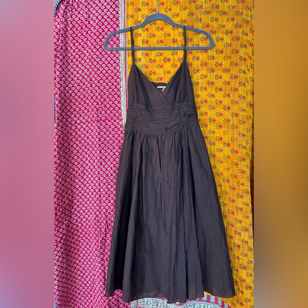 Brown crepe linen Max Studio dress.  Only worn once, mint condition!